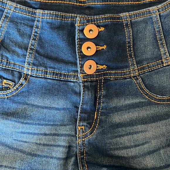 NOBO cuffed high rise button fly shorts - Picture 3 of 5